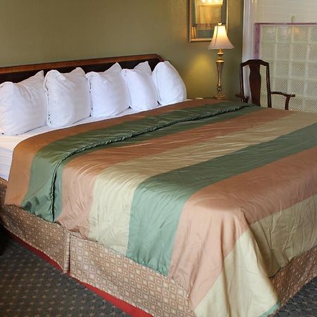 Rodeway Inn & Suites Nashville Room photo