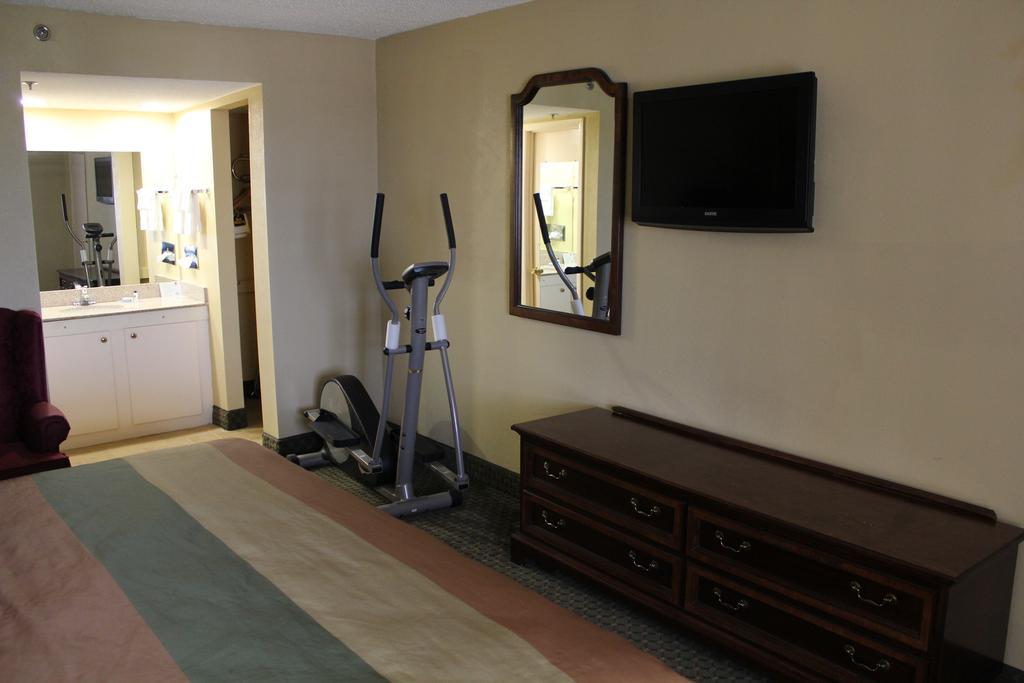 Rodeway Inn & Suites Nashville Room photo