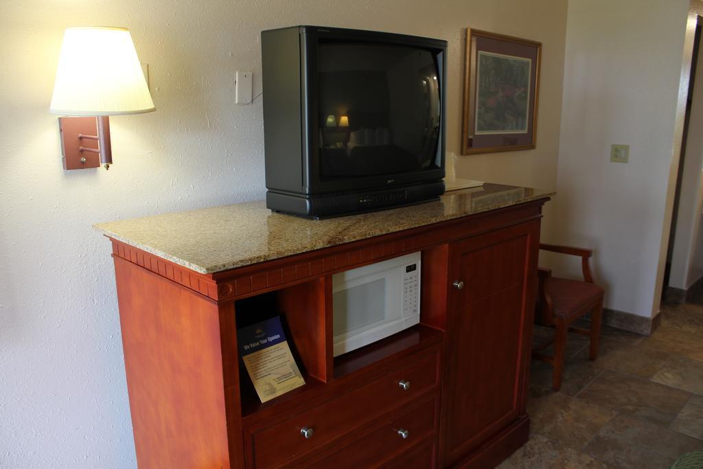 Rodeway Inn & Suites Nashville Room photo